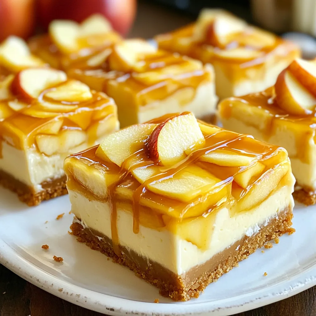 Für diese leckeren Riegel brauchen wir einige einfache Zutaten: - 1 ½ Tassen Graham-Cracker-Brösel - ½ Tasse ungesalzene Butter, geschmolzen - 2 Esslöffel Zucker - 2 Packungen Frischkäse (je 225 g), weich - 1 Tasse Kristallzucker - 1 Teelöffel Vanilleextrakt - 2 große Eier - 2 Tassen geschälte und gewürfelte Äpfel - 1 Teelöffel gemahlener Zimt - ½ Teelöffel Muskatnuss - ½ Tasse Karamellsauce - Schlagsahne zum Garnieren (optional) Diese Zutaten machen die Riegel cremig und süß. Der Frischkäse und die Äpfel sorgen für eine tolle Textur. Die Wahl der Äpfel ist wichtig. Granny Smith sind sauer und geben einen tollen Kontrast. Honeycrisp sind süß und knackig. Beide Sorten passen gut zu Karamell. Ich empfehle, eine Mischung aus beiden zu verwenden. Das bringt mehr Geschmack. Für die Karamellsauce gibt es zwei Optionen: kaufen oder selbst machen. Wenn du eine fertige Sauce kaufst, achte auf die Qualität. Sie sollte dick und reichhaltig sein. Wenn du Zeit hast, probiere, sie selbst zu machen. Du brauchst nur Zucker, Butter und Sahne. So bekommst du einen frischen Geschmack. {{ingredient_image_2}} Heize deinen Ofen auf 160°C vor. Nimm eine Backform (23x33 cm) und fette sie leicht ein. Dies verhindert, dass die Riegel kleben bleiben. In einer mittelgroßen Schüssel vermenge die Graham-Cracker-Brösel, die geschmolzene Butter und 2 Esslöffel Zucker. Rühre, bis eine bröselige Konsistenz entsteht. Drücke die Mischung gleichmäßig auf den Boden der Backform. In einer großen Schüssel schlage den weichen Frischkäse mit einem Handmixer geschmeidig. Füge langsam den Kristallzucker und den Vanilleextrakt hinzu. Mische, bis alles gut verbunden ist. Gib die Eier nacheinander hinzu und schlage nach jedem Ei gut durch. Füge die gewürfelten Äpfel, gemahlenen Zimt und Muskatnuss hinzu. Hebe alles vorsichtig unter die Frischkäse-Mischung. Verteile die Käsekuchen-Apfelmischung gleichmäßig auf dem abgekühlten Boden. Träufle die Karamellsauce über die Oberseite. Mit einem Messer oder Zahnstocher kannst du eine schicke Marmorierung erzeugen. Backe die Riegel im Ofen für 35-40 Minuten, bis die Mitte fest ist. Nehme die Riegel aus dem Ofen und lasse sie auf Zimmertemperatur abkühlen. Stelle sie für mindestens 4 Stunden in den Kühlschrank, bis sie komplett gekühlt sind. Schneide die Riegel in Stücke. Garniere sie nach Belieben mit Schlagsahne und einem zusätzlichen Schuss Karamellsauce. Ein großer Fehler ist, die Äpfel nicht richtig vorzubereiten. Achte darauf, die Äpfel zu schälen und gleichmäßig zu würfeln. So bleibt die Füllung gleichmäßig und lecker. Ein weiterer Fehler ist das Übermixen der Frischkäse-Mischung. Mische nur so lange, bis alles gut verbunden ist. Zu langes Mixen kann die Füllung auflockern und die Struktur beeinträchtigen. Du kannst die Füllung nach deinem Geschmack anpassen. Füge gehackte Nüsse wie Walnüsse oder Pekannüsse hinzu, um einen knusprigen Biss zu bekommen. Du kannst auch andere Früchte wie Birnen oder Pflaumen verwenden. Diese Früchte ergänzen den Geschmack und bringen Abwechslung. Für eine schöne Garnitur empfehle ich, die Riegel mit Schlagsahne zu toppen. Die Sahne bringt eine feine Cremigkeit. Träufle zusätzlich etwas Karamellsauce über die Riegel. Das sieht nicht nur toll aus, sondern schmeckt auch köstlich. Dünne Apfelscheiben als Dekoration sorgen für einen frischen Look und einen herbstlichen Touch. Pro Tipps Äpfel vorbereiten: Verwenden Sie frische, knackige Äpfel wie Granny Smith oder Honeycrisp für den besten Geschmack und eine schöne Textur. Frischkäse temperieren: Lassen Sie den Frischkäse vor der Verarbeitung auf Zimmertemperatur kommen, damit er sich leichter cremig schlagen lässt. Karamellsauce marmorieren: Verwenden Sie ein Messer oder einen Zahnstocher, um die Karamellsauce sanft in die Käsekuchen-Mischung einzumischen, für eine ansprechende Marmorierung. Riegel kühlen: Lassen Sie die Riegel nach dem Backen vollständig im Kühlschrank abkühlen, damit sie sich besser schneiden lassen und die Aromen sich setzen können. {{image_4}} Wenn Sie glutenfrei essen, können Sie die Graham-Cracker-Brösel ersetzen. Verwenden Sie gemahlene Mandeln oder glutenfreie Kekse. Diese Optionen geben Ihnen eine ähnliche Textur. Mischen Sie die gemahlenen Nüsse oder Kekse einfach mit geschmolzener Butter und Zucker. Drücken Sie die Mischung in die Form, genau wie im Rezept. Für eine vegane Füllung tauschen Sie den Frischkäse aus. Nutzen Sie anstelle von Frischkäse eine Mischung aus Cashewkernen und Kokoscreme. Weichen Sie die Cashews über Nacht ein, dann pürieren Sie sie. Fügen Sie etwas Zitronensaft und Vanille hinzu, um den Geschmack zu verbessern. Verwenden Sie pflanzliche Eieralternativen, wie Apfelmus oder Leinsamen, um die Füllung zu binden. Möchten Sie einen Schokoladengeschmack? Fügen Sie Schokoladenstückchen zur Füllung hinzu. Dunkle oder Milchschokolade passen gut zu den Äpfeln. Für mehr Textur können Sie auch gehackte Nüsse, wie Walnüsse oder Pekannüsse, einrühren. Experimentieren Sie mit anderen Früchten, wie Birnen oder Pfirsichen, für einen fruchtigen Twist. Die Karamell-Apfel-Käsekuchen-Riegel sind am besten im Kühlschrank aufgehoben. Nach dem Abkühlen sollten Sie die Riegel in einen luftdichten Behälter legen. So bleibt die Frische erhalten. Ich empfehle, die Riegel zwischen Schichten von Backpapier zu lagern. Das verhindert, dass sie aneinanderkleben. Im Kühlschrank sind die Riegel bis zu einer Woche haltbar. Wenn Sie die Riegel länger aufbewahren möchten, sollten Sie sie einfrieren. Die Qualität bleibt gut, wenn sie richtig gelagert werden. Achten Sie darauf, dass Sie die Riegel gut verpacken. So verhindern Sie Gefrierbrand. Für das Einfrieren schneiden Sie die Riegel zuerst in Stücke. Wickeln Sie jedes Stück in Frischhaltefolie und legen Sie sie in einen Gefrierbeutel. So bleiben sie frisch und lecker. Zum Auftauen legen Sie die Riegel einfach in den Kühlschrank. Lassen Sie sie dort über Nacht. So behalten sie ihre tolle Konsistenz. Genießen Sie die Riegel kalt oder bei Raumtemperatur. Ja, Sie können die Riegel im Voraus machen! Ich empfehle, sie einen Tag vorher zuzubereiten. So haben die Aromen Zeit, sich zu entfalten. Lagern Sie die Riegel einfach in einem luftdichten Behälter im Kühlschrank. Vor dem Servieren können Sie sie leicht auf Zimmertemperatur bringen. Die Karamellsauce ist einfach zu machen. Sie brauchen nur Zucker, Wasser und Sahne. Kochen Sie den Zucker und das Wasser in einem Topf, bis es goldbraun ist. Nehmen Sie den Topf vom Herd und fügen Sie langsam die Sahne hinzu. Rühren Sie gut um, bis es glatt ist. Lassen Sie die Sauce abkühlen und genießen Sie sie über den Riegeln. Diese Riegel schmecken toll mit Schlagsahne oder Vanilleeis. Eine Prise Zimt oder ein Hauch von Muskatnuss gibt dem Dessert einen zusätzlichen Kick. Frische Apfelscheiben sind auch eine schöne Beilage. Sie bringen Frische und Farbe auf den Teller. Um die Konsistenz zu verbessern, verwenden Sie weichen Frischkäse. Achten Sie darauf, dass er Zimmertemperatur hat. Schlagen Sie die Füllung gut, um Luft einzuschließen. Wenn die Füllung zu dick ist, können Sie einen Esslöffel Sahne hinzufügen. Das macht sie cremiger und leichter. Karamellisierte Apfel-Käsekuchen-Riegel sind ein Genuss, den du einfach machen kannst. Wir haben die besten Zutaten, wie Granny Smith Äpfel und köstliche Karamellsauce, besprochen. Schritt für Schritt zeigten wir, wie du diese Riegel zubereitest und auch mögliche Fehler vermeidest. Variationen für spezielle Diäten helfen dir, jeden glücklich zu machen. Achte darauf, die Riegel richtig zu lagern, damit sie lange frisch bleiben. Mit diesen Tipps wirst du sicher viele Freunde mit diesen Riegeln erfreuen. Viel Spaß beim Backen!