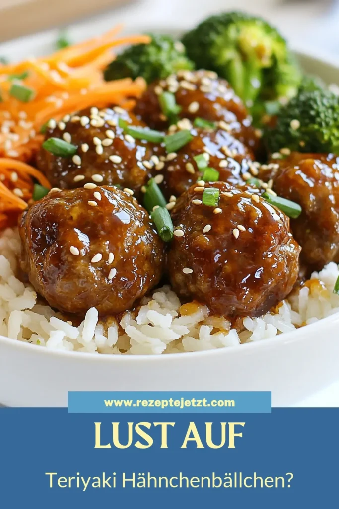 Entdecken Sie unser köstliches Rezept für Teriyaki Hähnchenbällchen Reis-Bowls! Diese gesunden Hähnchenrezepte vereinen saftige Panko Hähnchenbällchen mit aromatischem Jasminreis und frischem Gemüse. Perfekt für ein schnelles Abendessen oder Meal Prep. Verwöhnen Sie Ihre Familie mit dieser asiatischen Küche, die einfach zuzubereiten ist. Speichern Sie das Rezept und probieren Sie es aus! #TeriyakiHähnchenbällchen #ReisBowlRezept #gesundeHähnchenrezepte #asiatischeKüche